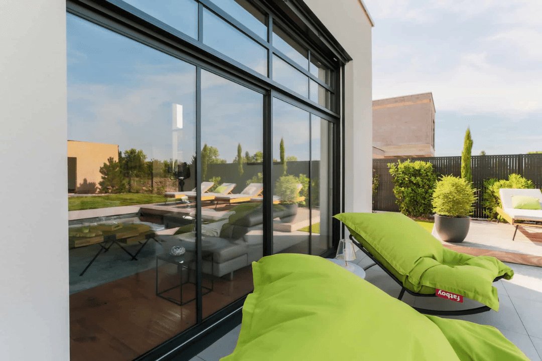 baie vitrée alu coulissante à 3 vantaux